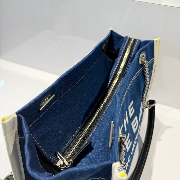 Marc Jacobs The Denim Chain Medium Tote Bag Dark Wash 2F4HTT018H05 - Picture 6 of 7